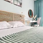 Апартаменти Infinity Blue Apartment-complex Carpe Diem - Free Parking *