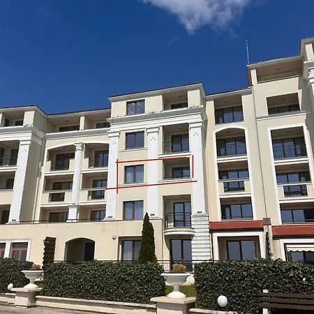 Апартаменти Infinity Blue Apartment-complex Carpe Diem - Free Parking Балчик